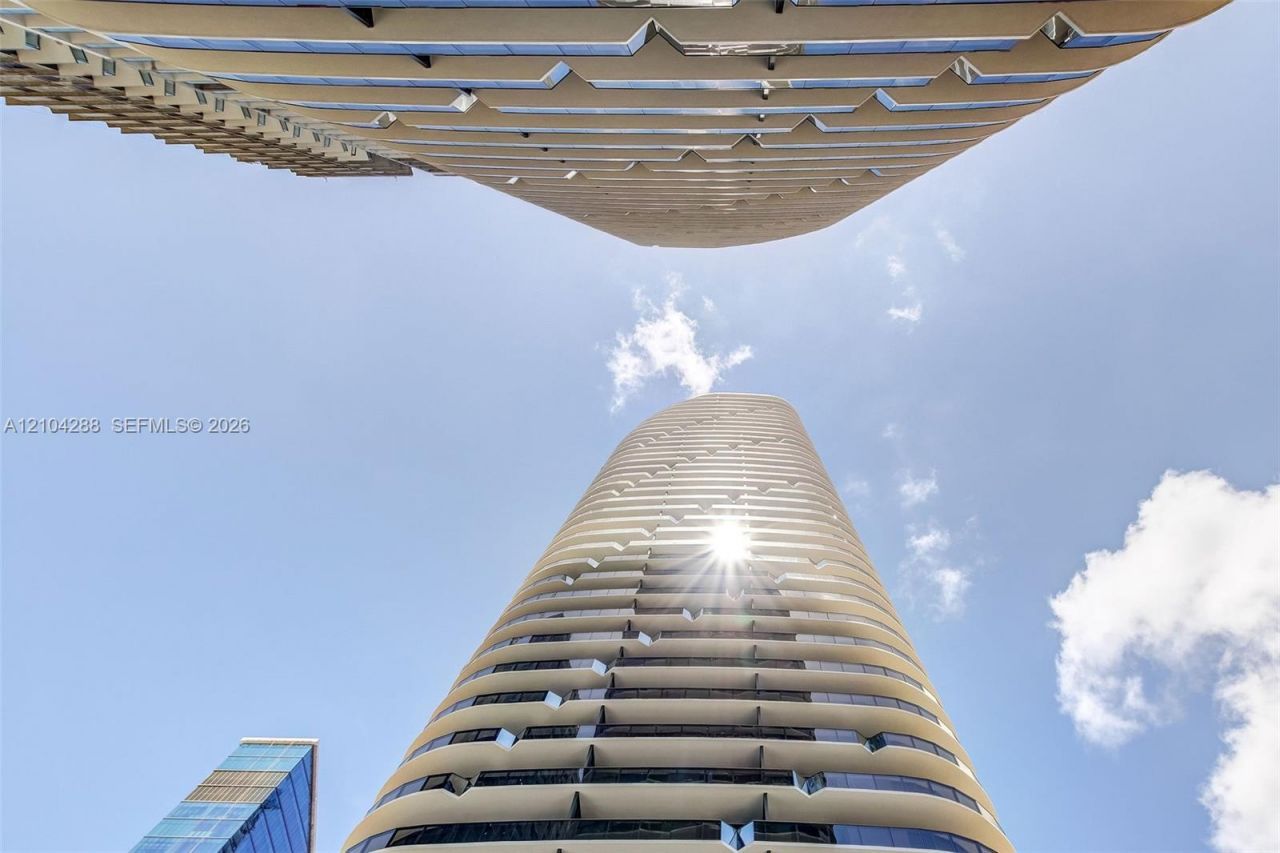 55 SW 9th St, Unit 2309, Miami, FL 33130 Photo