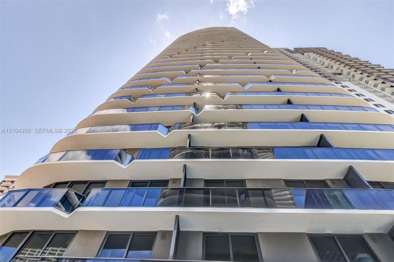 55 SW 9th St, Unit 2309, Miami, FL 33130 Photo