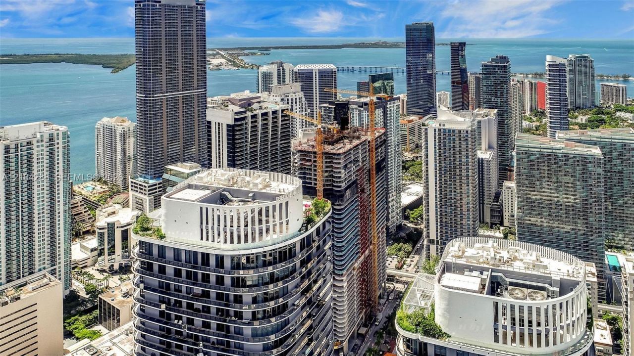 55 SW 9th St, Unit 2309, Miami, FL 33130 Photo