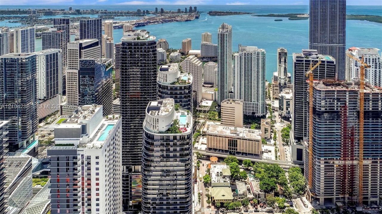 55 SW 9th St, Unit 2309, Miami, FL 33130 Photo