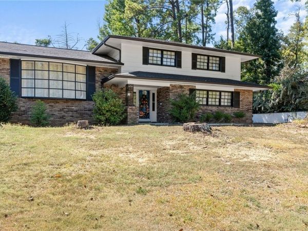 300 Woodridge Drive, Tuscaloosa, AL 35406