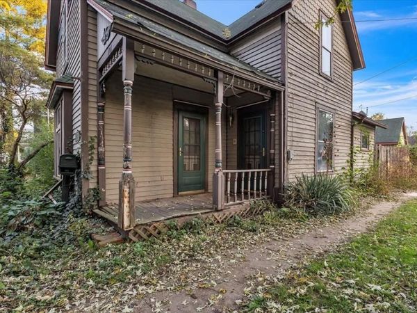 403 E North Street, Crown Point, IN 46307