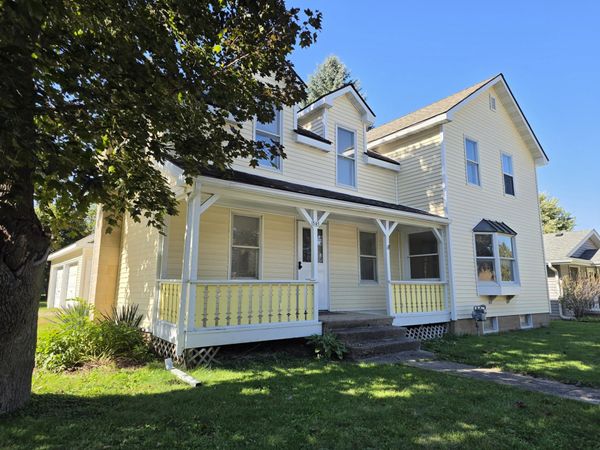 545 Wisconsin St, Genoa City, WI 53128