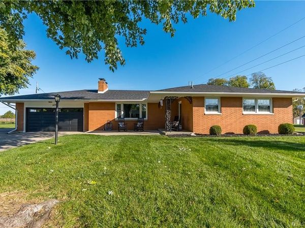 4015 W Camelot Road, Piqua, OH 45356