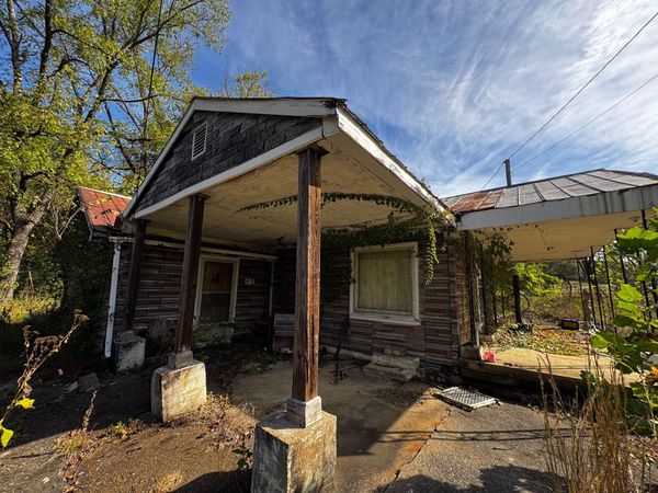 2210 N Hurricane Creek Rd , Mc Ewen, TN 37101