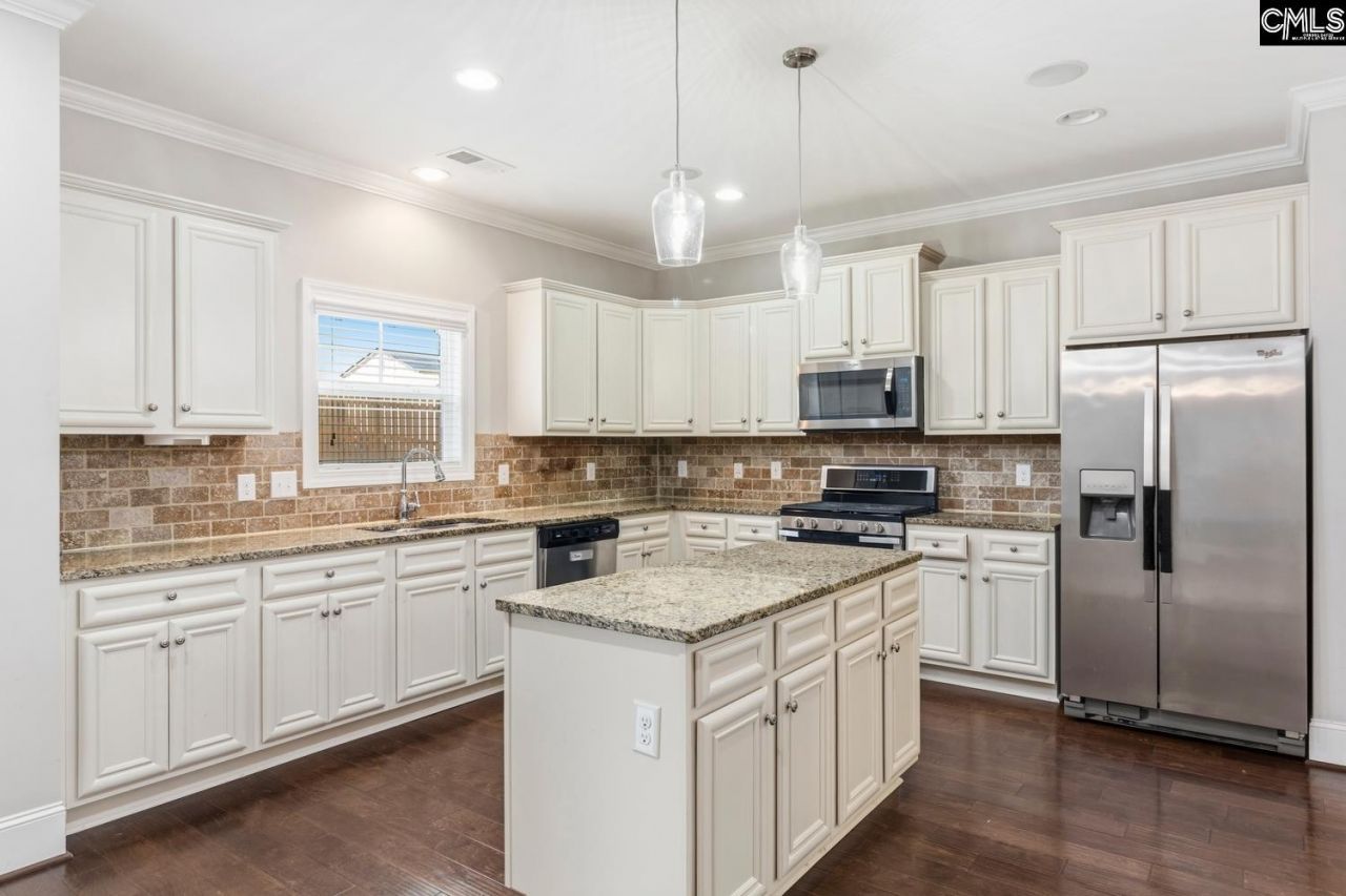 555 Caladium Way  Photo 9