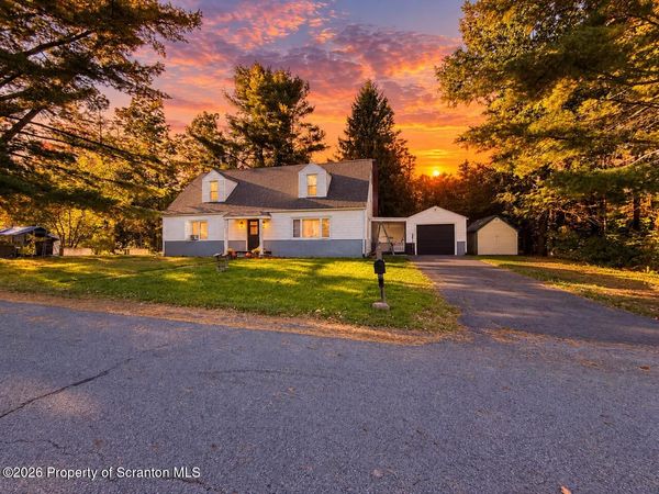 110 Homestead Drive, Roaring Brook Twp, PA 18444
