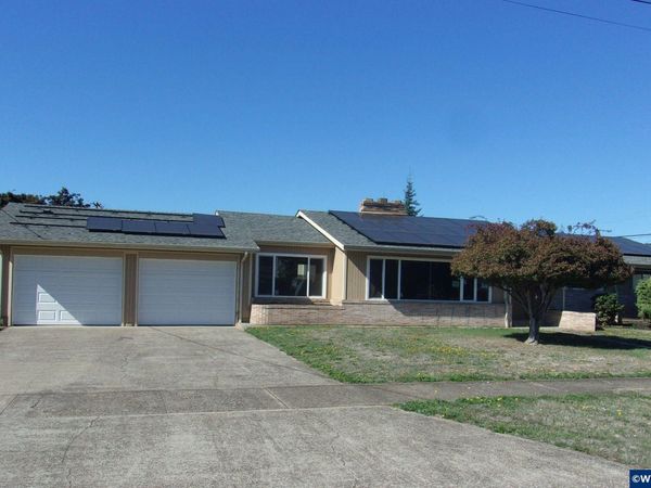 136 NE Ash St, Sheridan, OR 97378