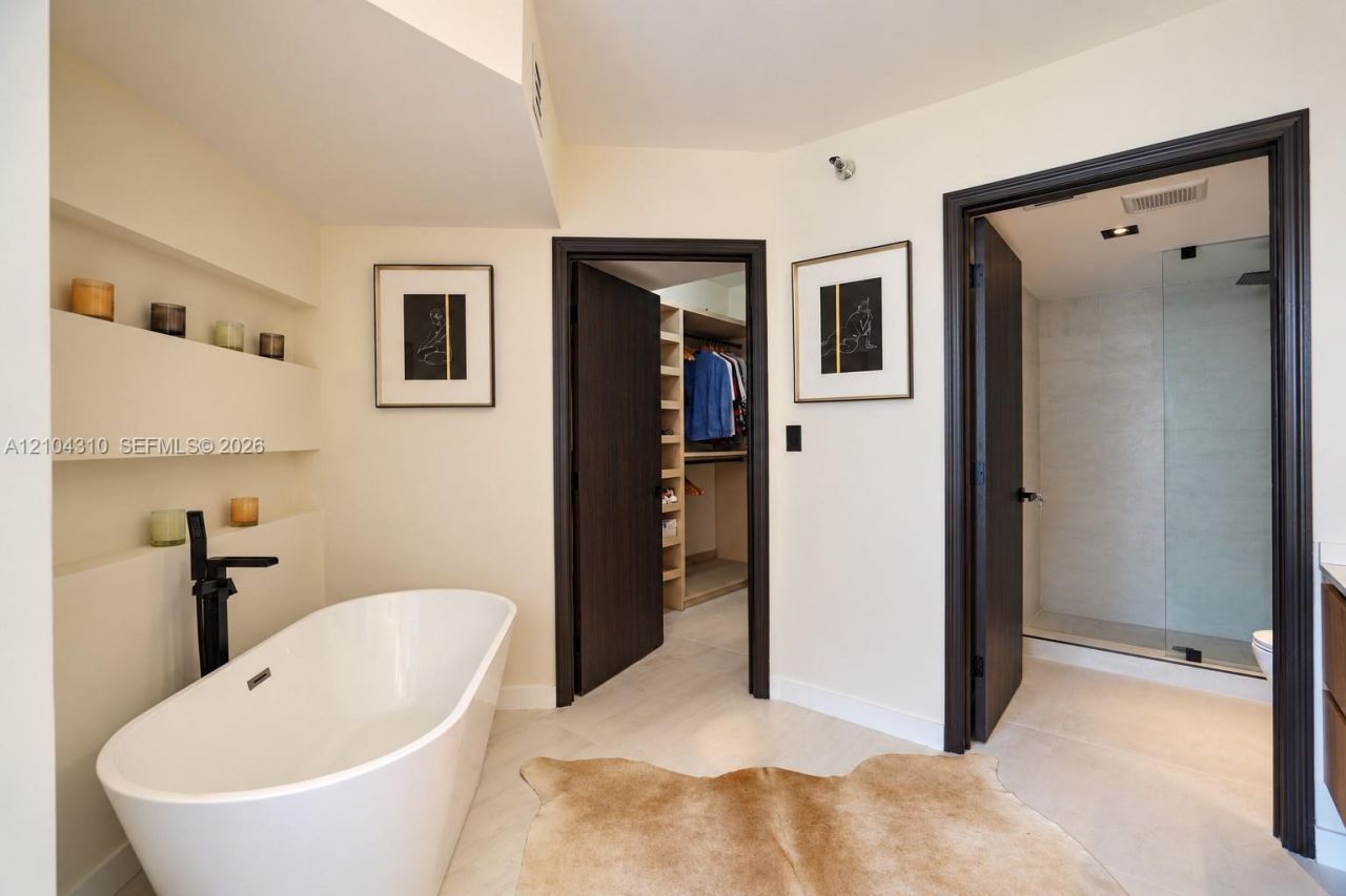 3530 Mystic Pointe Dr , Unit 415, Aventura, FL 33180 Photo
