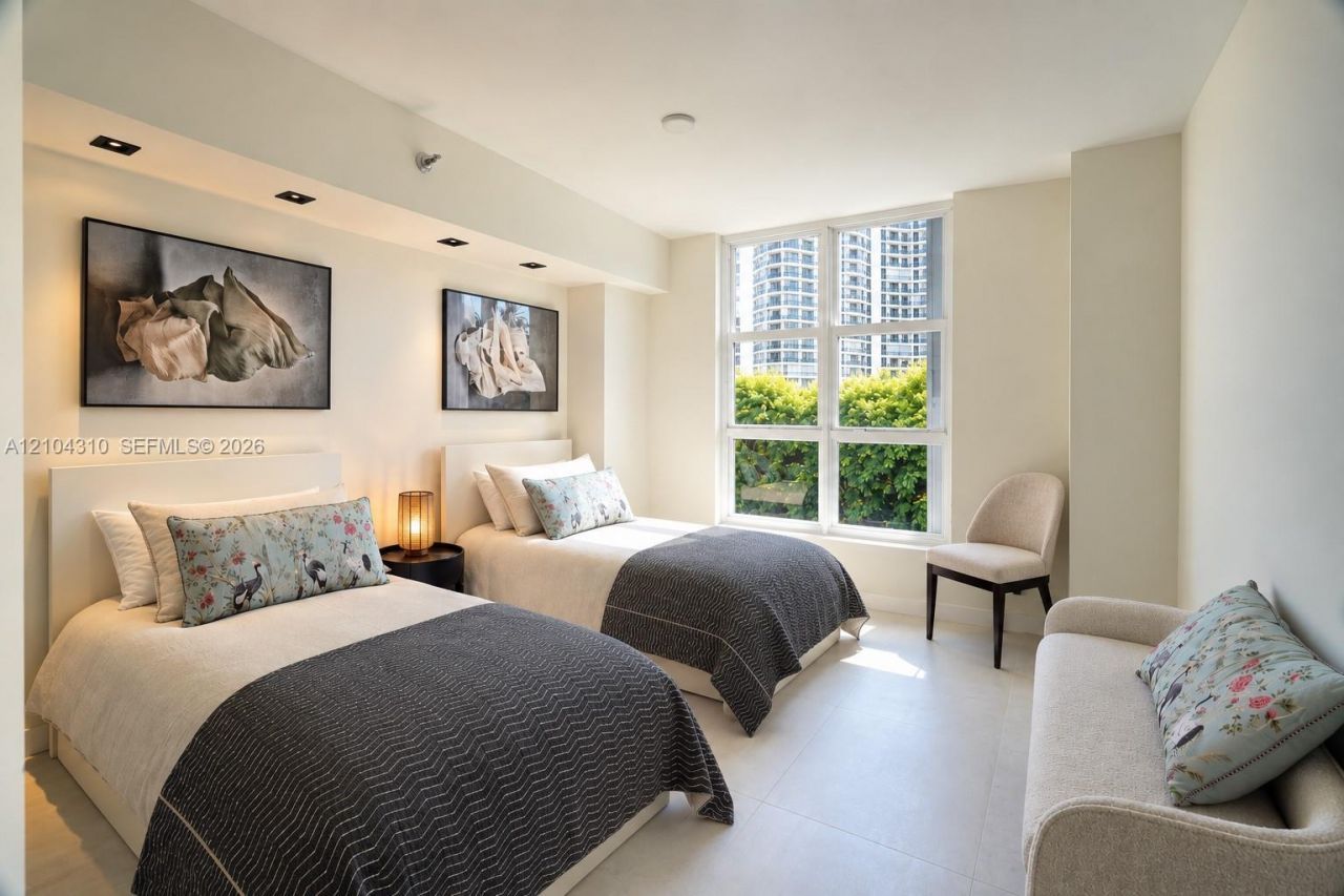 3530 Mystic Pointe Dr , Unit 415, Aventura, FL 33180 Photo
