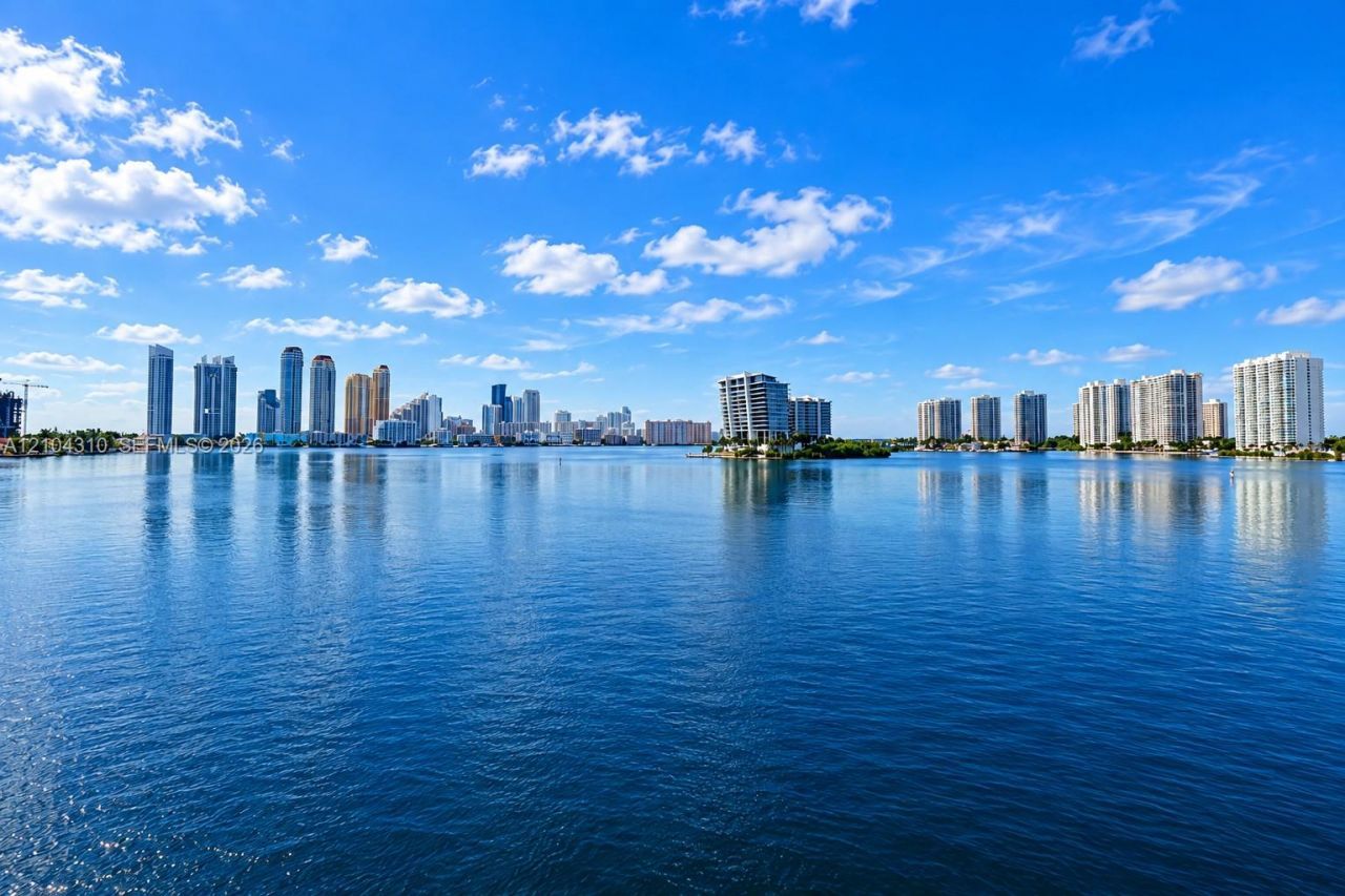 3530 Mystic Pointe Dr , Unit 415, Aventura, FL 33180 Photo