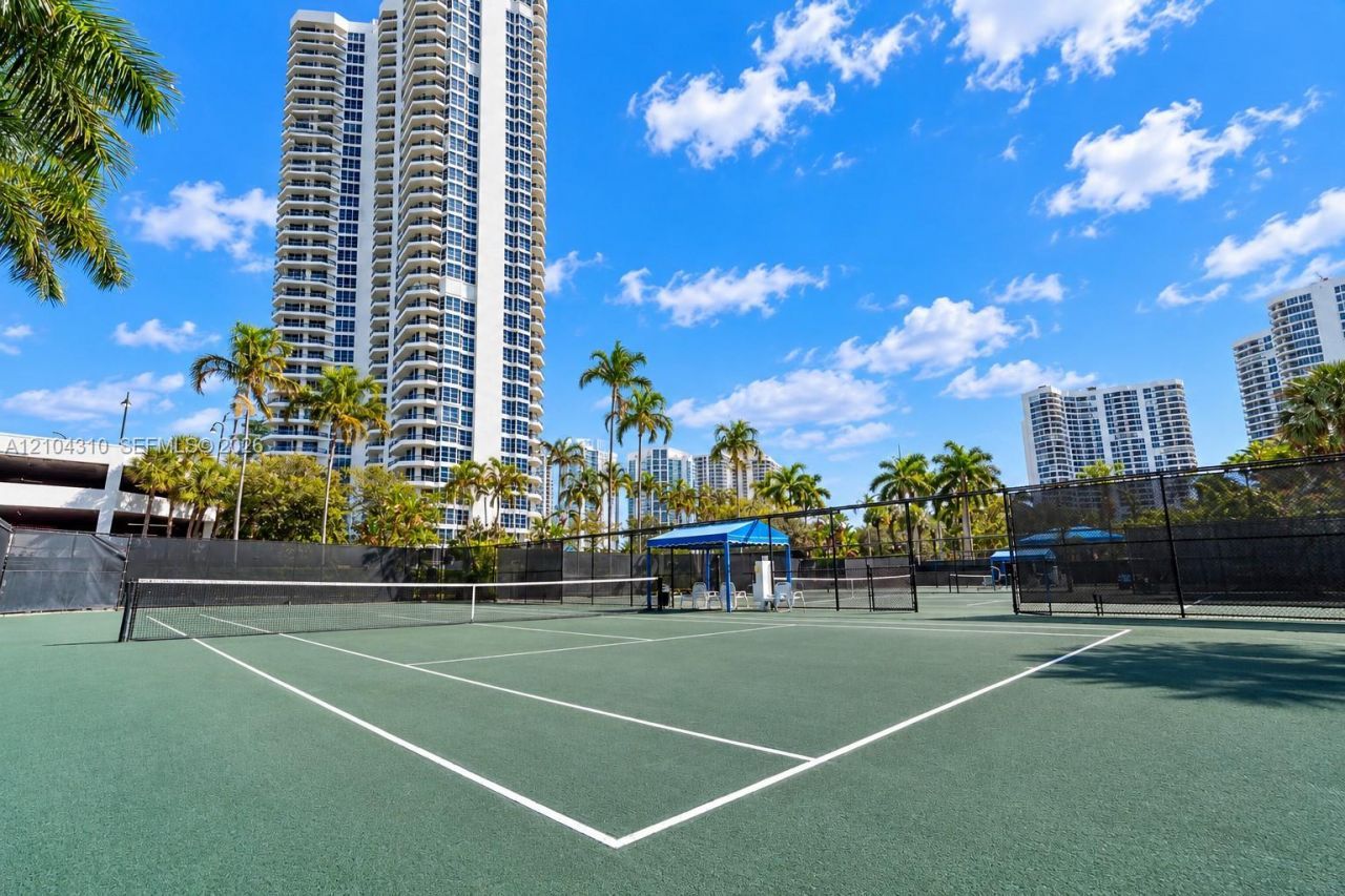 3530 Mystic Pointe Dr , Unit 415, Aventura, FL 33180 Photo