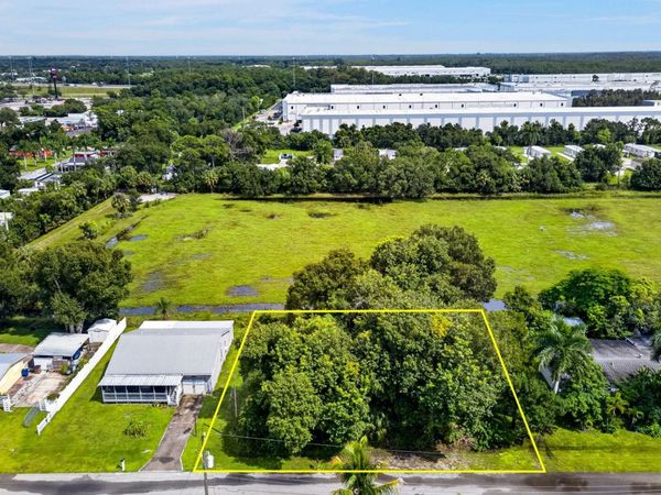 2566 Dryden Cir, Fort Myers, FL 33905