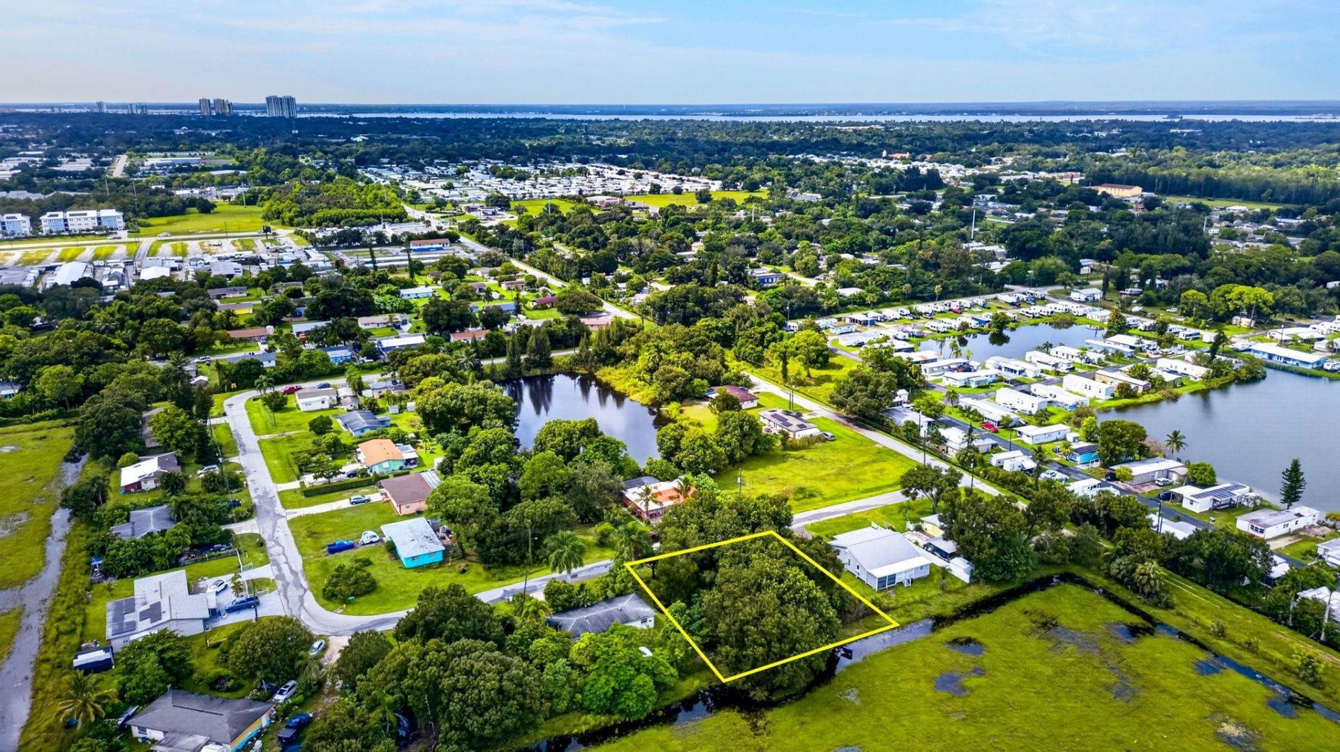 2566 Dryden Cir, Fort Myers, FL 33905 Photo