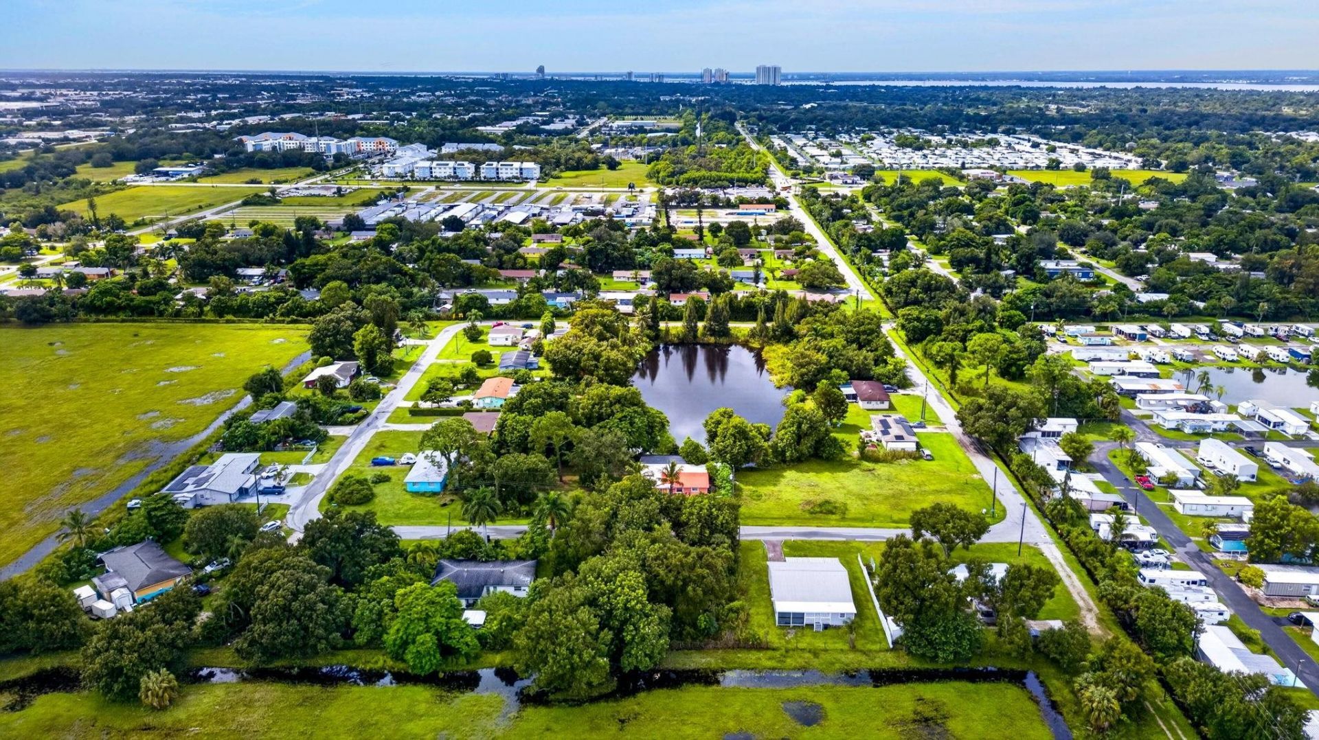 2566 Dryden Cir, Fort Myers, FL 33905 Photo