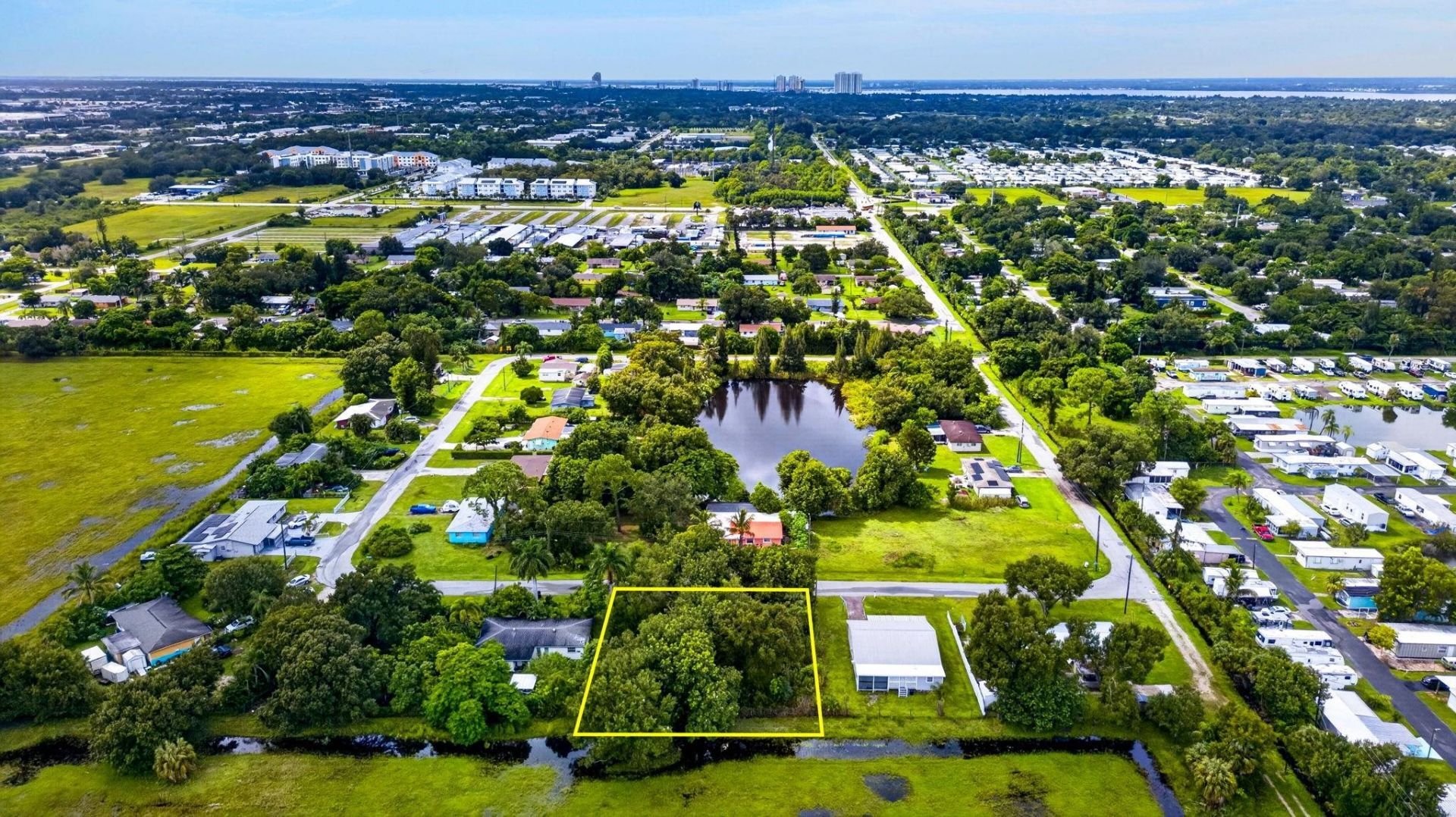 2566 Dryden Cir, Fort Myers, FL 33905 Photo