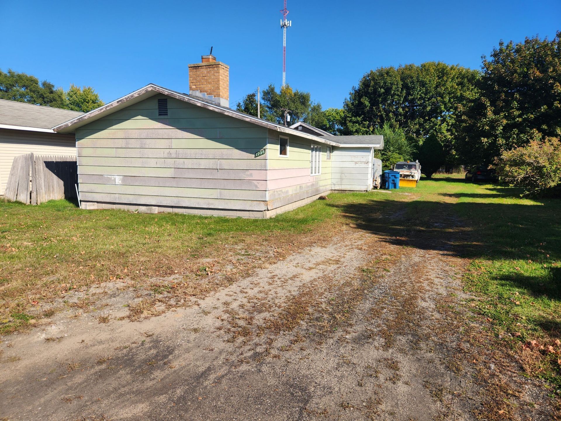 1735 Maywood Avenue, Manistee, MI 49660 Main Photo