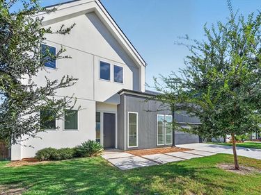 835 Nomas Street, Dallas, TX 75212