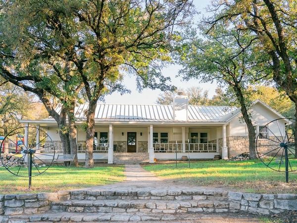 355 Carmen Street, Reno, TX 76020