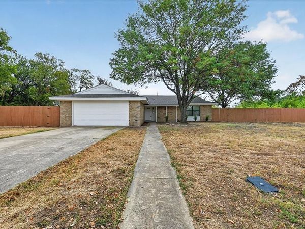 113 Bow Creek Circle, Red Oak, TX 75154