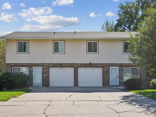 1409 Eastview Drive , Coralville, IA 52241