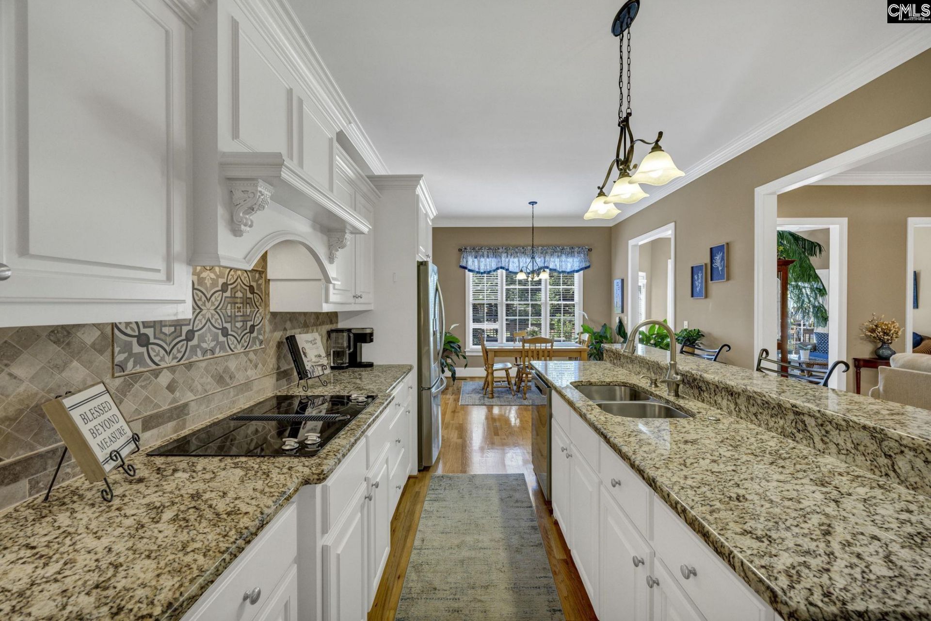 8 Greenside Lane  Photo 16