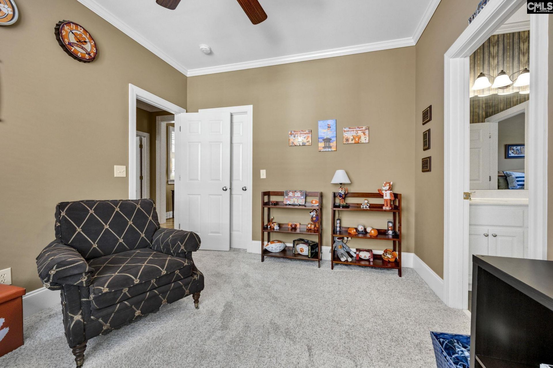 8 Greenside Lane  Photo 33