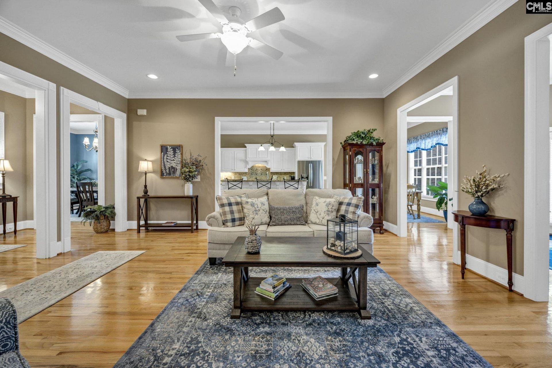 8 Greenside Lane  Photo 9