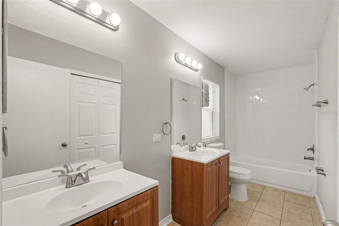 13245 Prestwick Drive , Riverview, FL 33579 Photo
