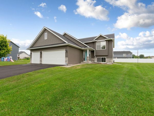 2401 Foxtail Ln , Faribault, MN 55021