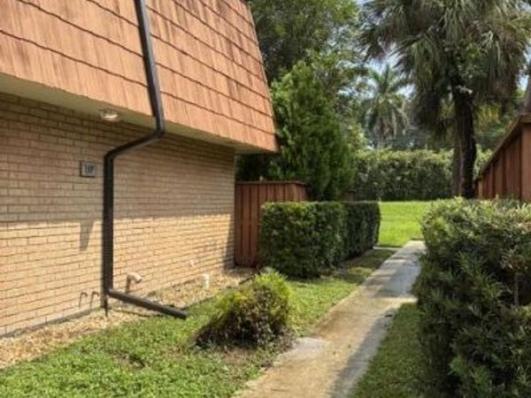 207 LIVE OAK Lane, Unit ., Boynton Beach, FL 33436