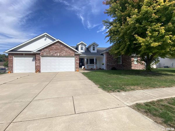 275 Meredith Drive, Sherman, IL 62684
