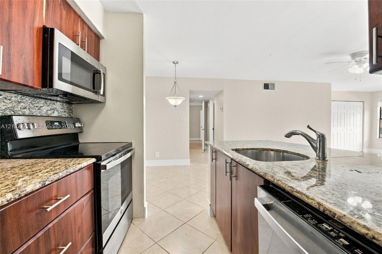 2946 S University Dr , Unit 7102, Davie, FL 33328 Photo