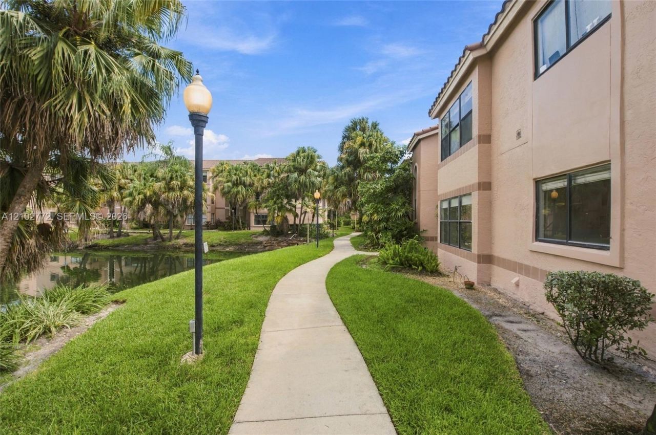 2946 S University Dr , Unit 7102, Davie, FL 33328 Photo