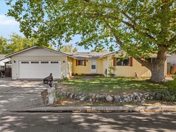 1310 Vista Drive, Central Point, OR 97502