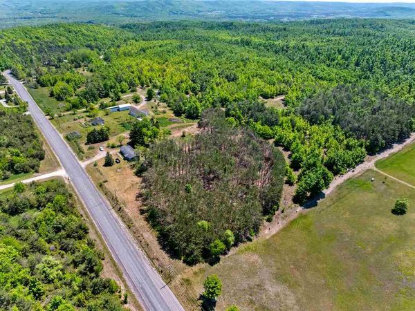 5512 Mitchell Road, Petoskey, MI 49770