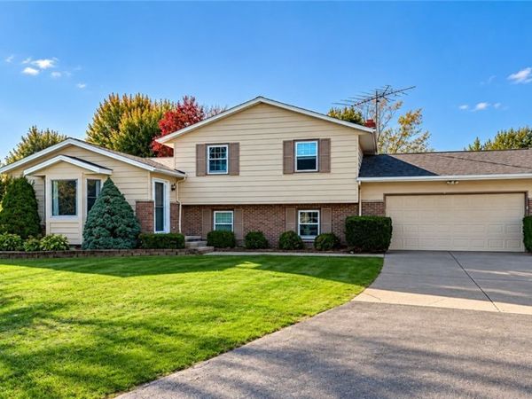 7246 Pawnee Road , Spencer, OH 44275