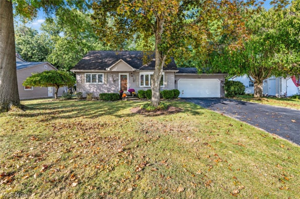 2850 Vollmer Drive, Austintown, OH 44511 Main Photo