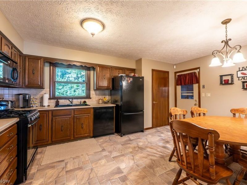 2850 Vollmer Drive, Austintown, OH 44511 Photo 10