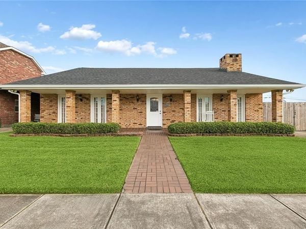 2801 DEBOUCHEL Boulevard, Meraux, LA 70075