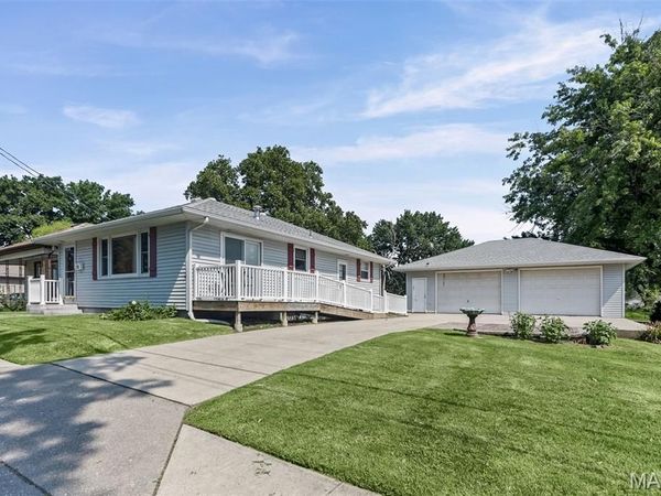 111 W 1st Street, Hartford, IL 62048