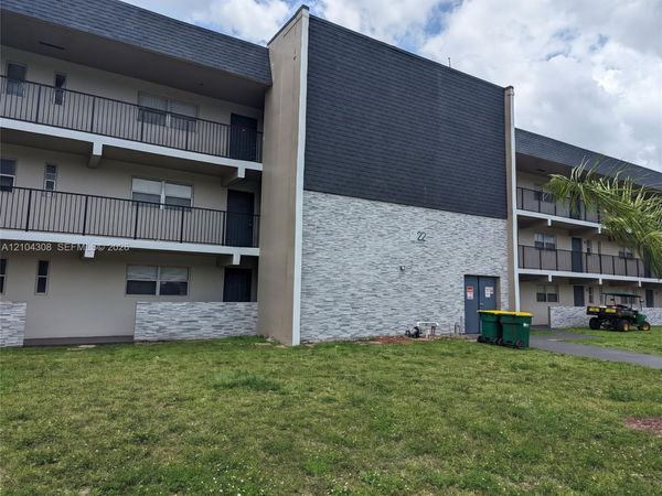 8000 Fairview Dr , Unit 304, Tamarac, FL 33321