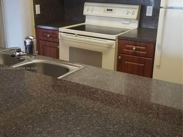 8120 Geneva Ct, Unit 553, Doral, FL 33166