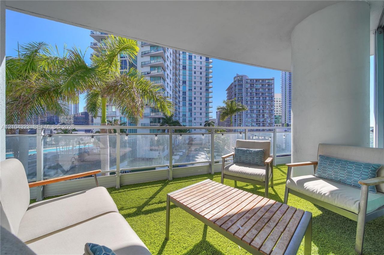 90 SW 3rd St , Unit 1213, Miami, FL 33130 Photo