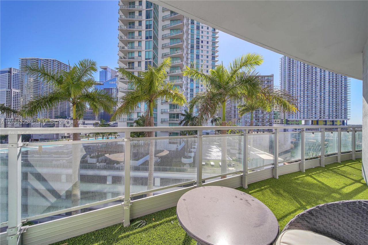90 SW 3rd St , Unit 1213, Miami, FL 33130 Photo