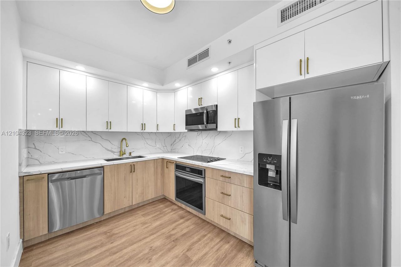 90 SW 3rd St , Unit 1213, Miami, FL 33130 Photo