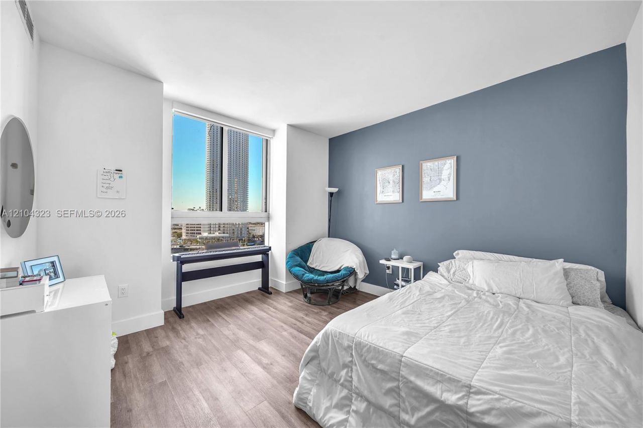 90 SW 3rd St , Unit 1213, Miami, FL 33130 Photo