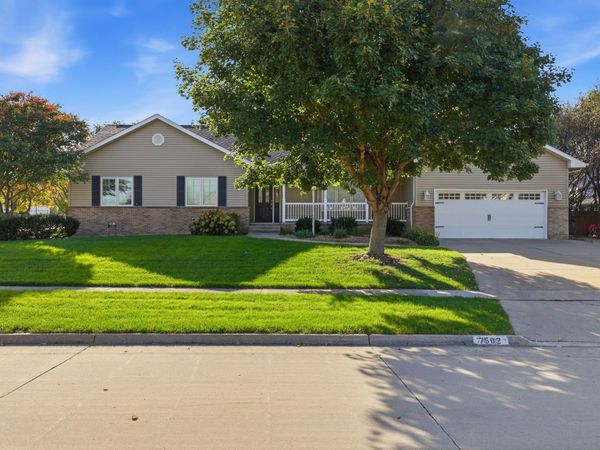 7502 Goodman Drive, Urbandale, IA 50322