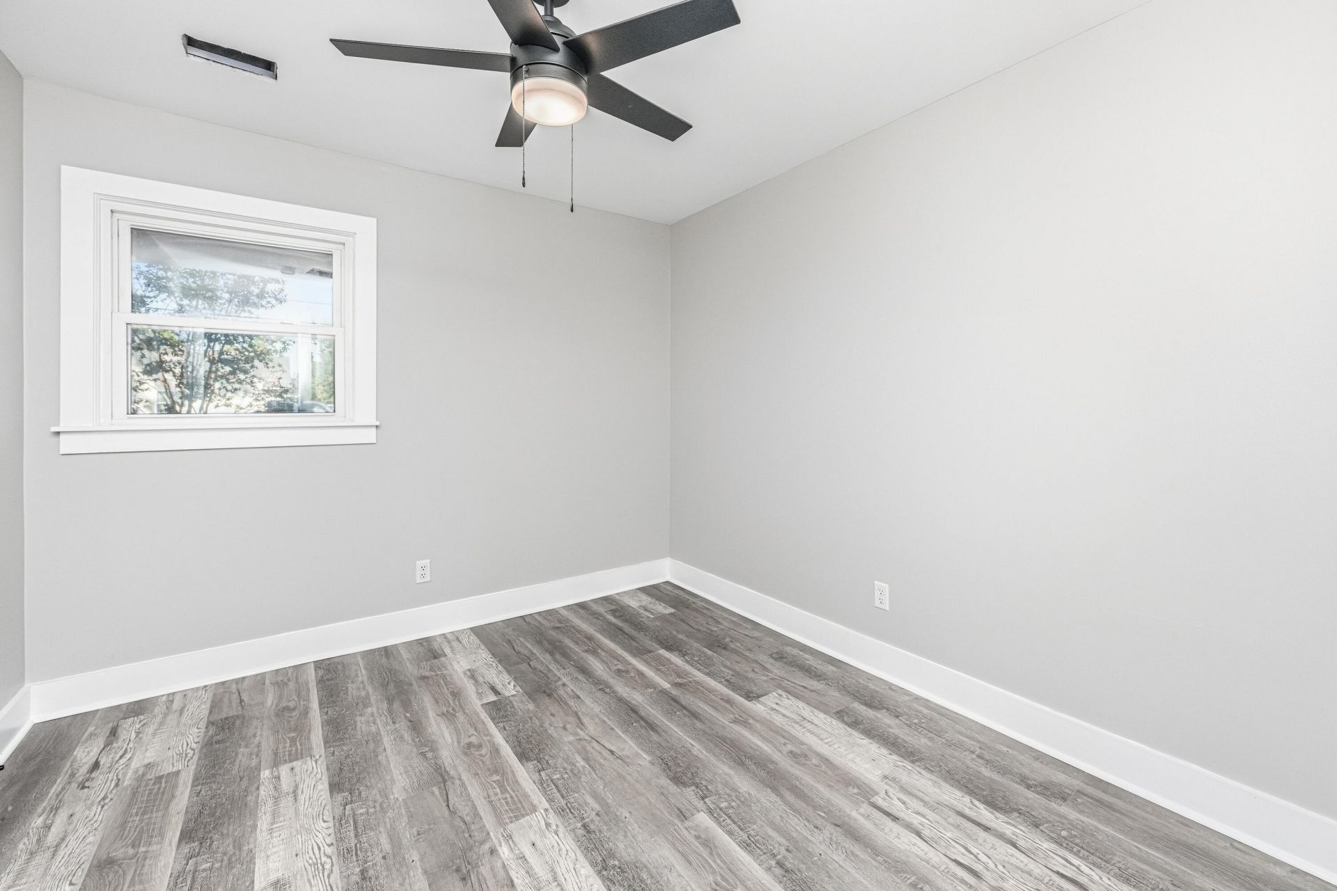504 Mary Scott Drive Photo 32