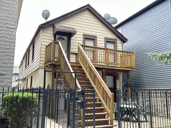 1653 W Superior Street , Unit 1F, Chicago, IL 60622
